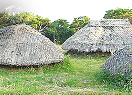 縄文晩期の集落跡。珍しい石灰岩積みの竪穴住居