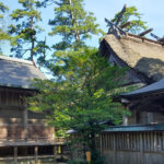 喜式神名帳に名神大社と記されている隠岐国一宮で本殿は、隠岐造りで国指定重要文化財に指定されています。