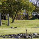 大規模な集落遺跡で葬祭空間の構造が明らかにされました。