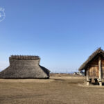 平出遺跡は日本三大遺跡に数えられる大きな遺跡で人々が生活していた時期は、縄文時代から平安時代にまでおよぶことが分かっています。