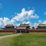 モンゴル国ウブルハンガイ県にあるモンゴルで最古の寺院。